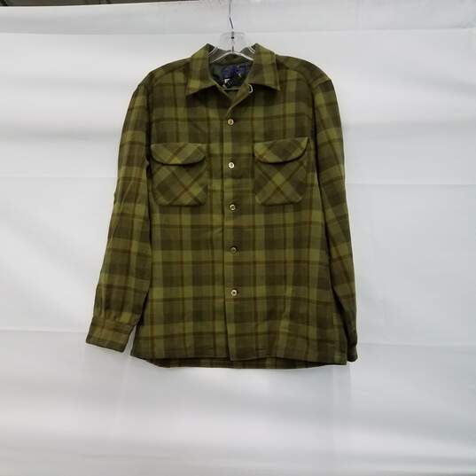 Pendleton Green Casual Button Down Shirt Size Medium image number 1