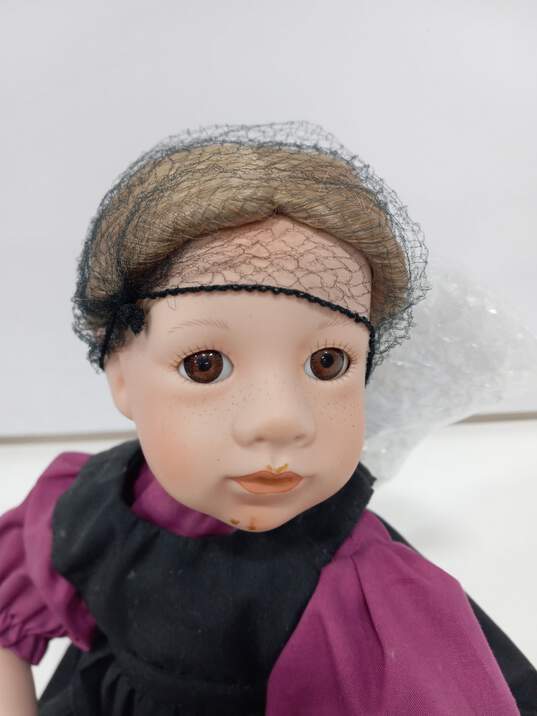 Vintage Knowles Amish Blessings "Ruth" Porcelain Doll IOB image number 3