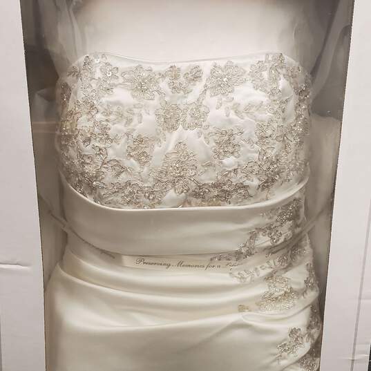 David's Bridal White Sealed Beaded Maxi Sleeveless Wedding Dress - Size Unknown image number 1