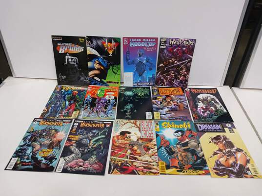 Bundle of 14 Assorted Comics image number 1