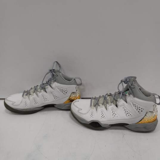 Jordan Men's 629876-105 Melo M10 White/Gray Shoes Size 9 image number 2