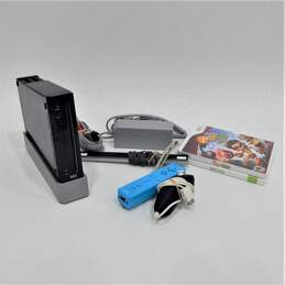 Nintendo Wii w/2 Games Tak and the Guardian of Gross