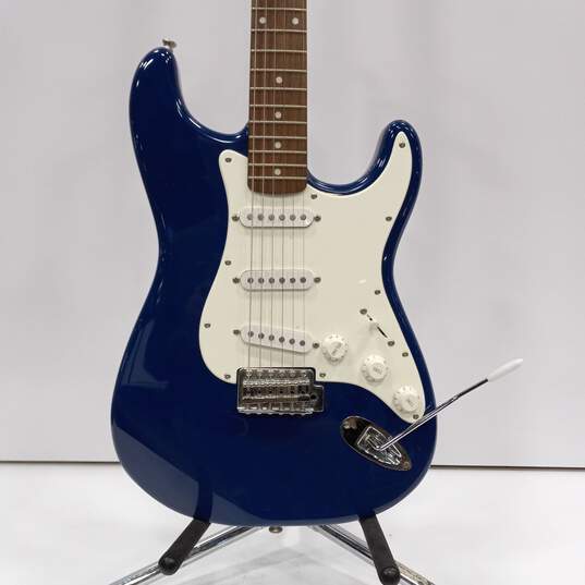 Squire Strat By Fender 6 String Blue W/ Case image number 4