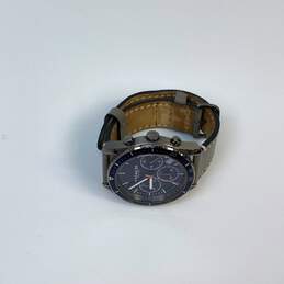 Designer Coach Gray Leather Strap Water Resistant Analog Dial Quartz Wristwatch alternative image