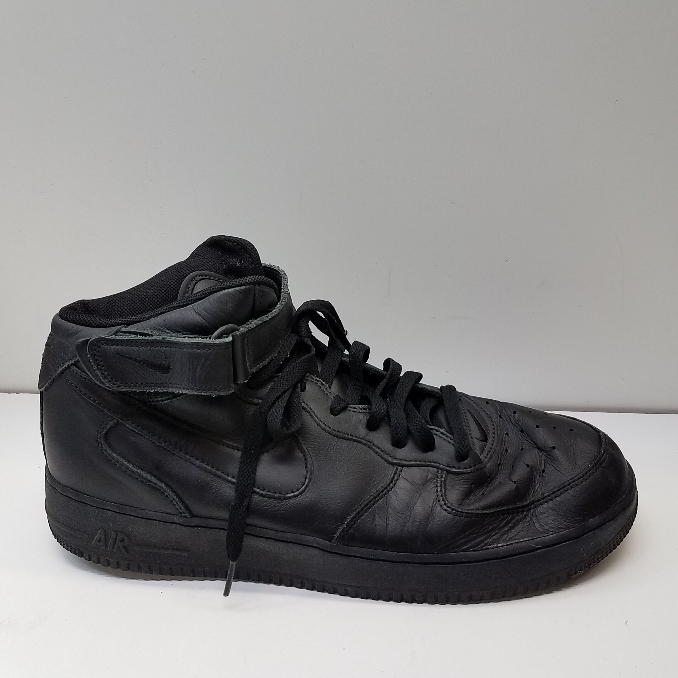 size 15 black air force 1