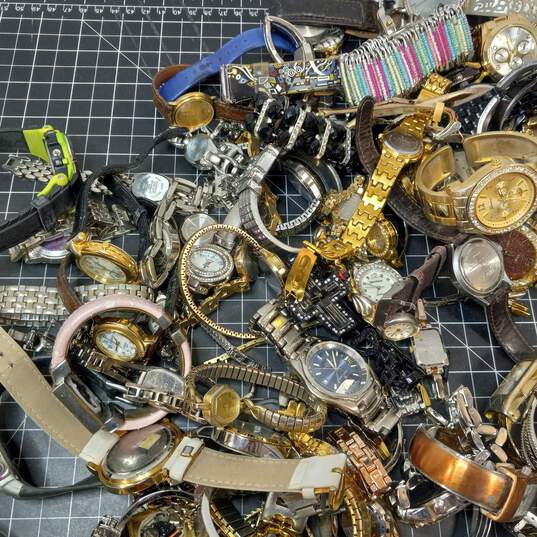 Bulk Lot of Assorted Watches – 8.60lbs. image number 4