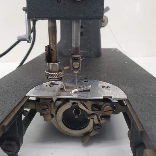 Vintage Sears Roebuck Kenmore Rotary Model 117.119 Sewing Machine - Parts/Repair image number 2