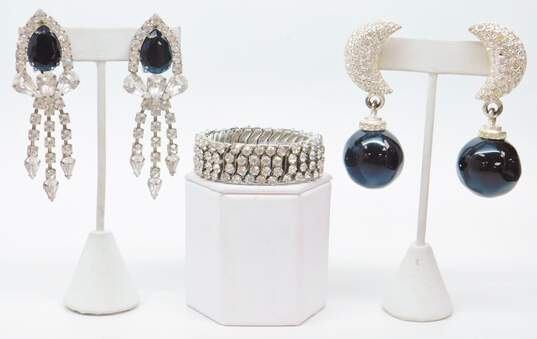 Vintage & Carolee Silvertone Icy Black & Clear Rhinestones Crescent Moon Ball & Tassel Clip On Earrings & Accordion Bracelet 112.6g image number 1