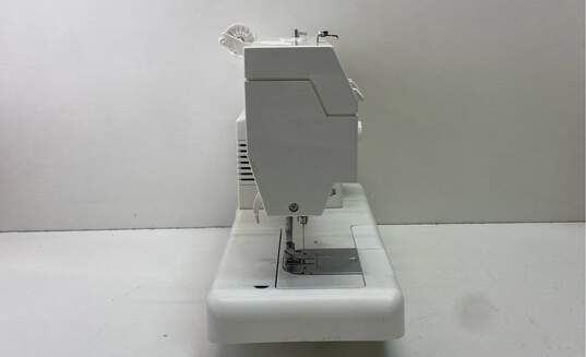 Singer 5825C Sewing Machine image number 7