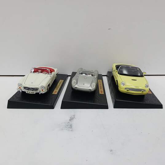 Bundle of 3 Assorted Maisto Special Edition 1:18 Scale Diecast Model Cars IOB image number 2