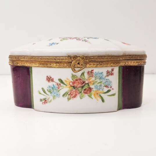 Limoges Vintage Keepsake Porcelain Hinged Keepsake Box image number 1