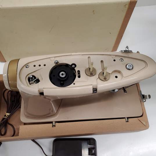 VTG Singer 500a Rocketeer MCM Slant-O-Matic Sewing Machine-PWRS ON/ACTIONS MOVE image number 3