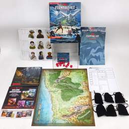 Hasbro/Wizards of the Coast Dungeons and Dragons Essentials Kit w/ Box and Dice