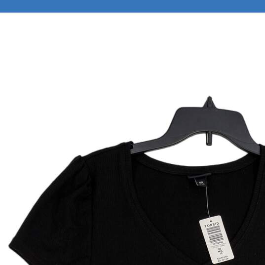 NWT Torrid Womens Black Ribbed V-Neck Short Sleeve Pullover T-Shirt Size 00 image number 3