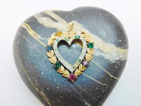 Vintage Crown Trifari Gold Tone Clip-On Earrings & Colorful Rhinestone Open Heart Pendant 27.9g image number 3