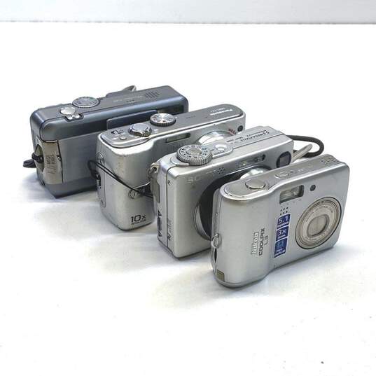 Assorted Compact Digital Camera Lot of 4 (For Parts or Repair) image number 1
