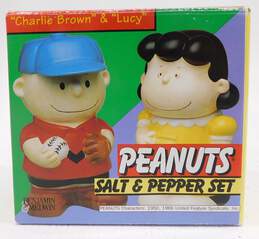 Peanuts  Salt and Pepper Set Charlie Brown and Lucy