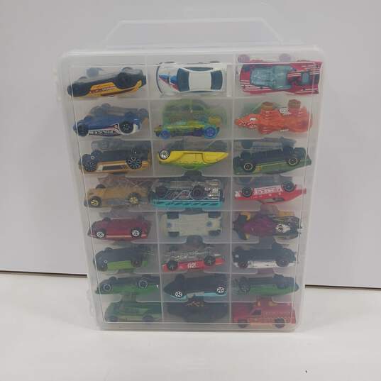 Hot Wheels Cars In Case image number 2