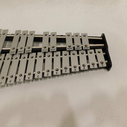 Pearl Brand 32-Key Model Metal Glockenspiel Set w/ Case and Accessories image number 17