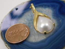 14K Yellow Gold White Mabe Mother Of Pearl Teardrop Pendant 4.4g alternative image
