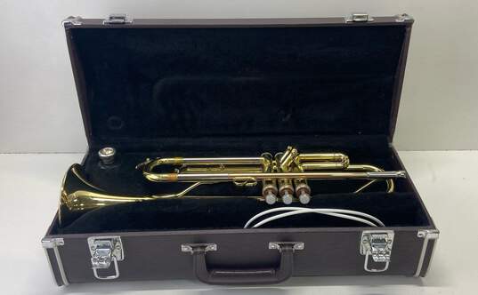 Yamaha Trumpet YTR2320 With Hard Case And Mouth Piece image number 2