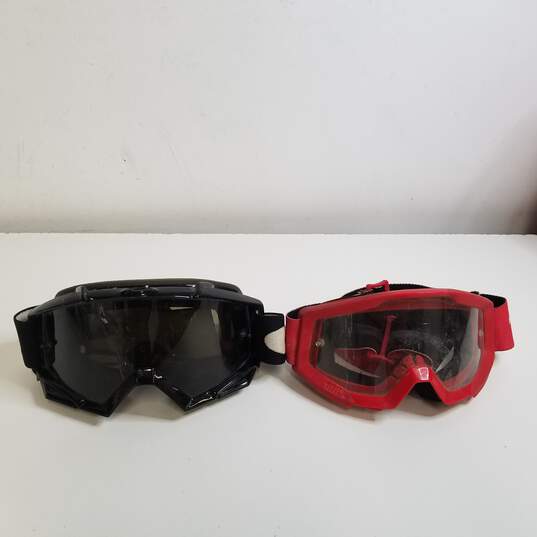 Buy the Set of 2 Oakley Snow Goggle | GoodwillFinds