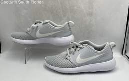 Nike Womens Gray White Sneaker Size 7