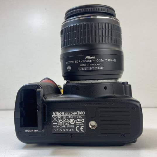 Nikon D40 6.1MP Digital SLR Camera with 18-55mm Lens image number 5