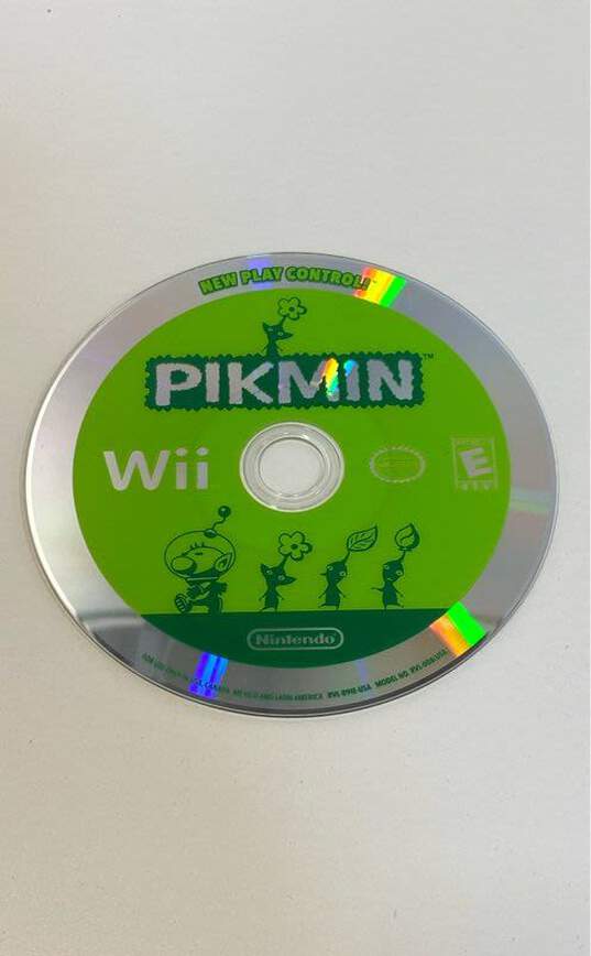New Play Control - Pikmin - Nintendo Wii (Disc Only) image number 1