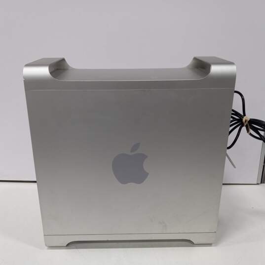 Apple Computer Tower Model A1186 image number 2