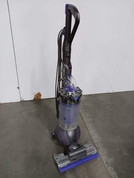 Dyson Vacuum image number 1