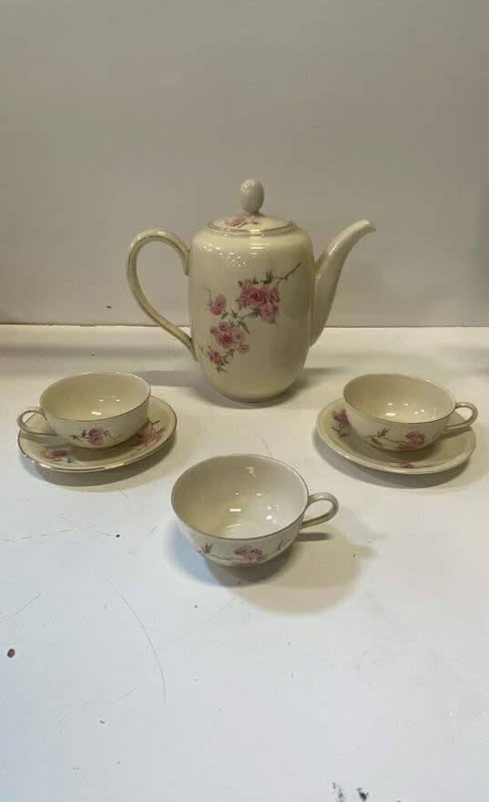 Hutschemreuther Coffeepot with Lid /3 Teacups 2 Saucers 6 Piece Set image number 1