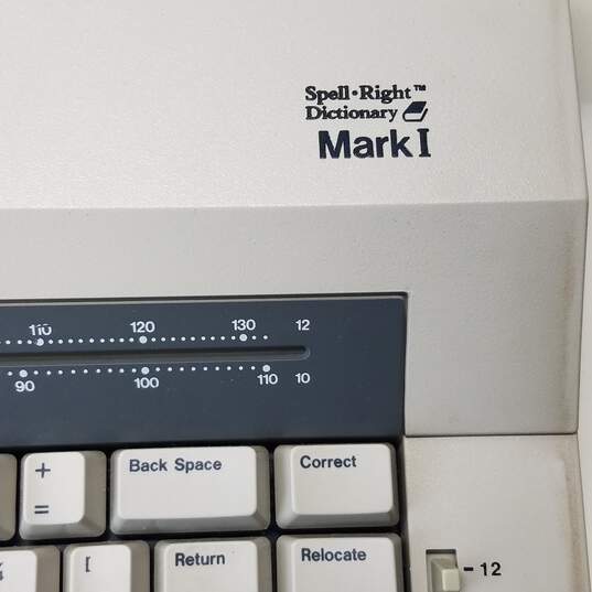 Smith Corona Mark I Electronic Typewriter image number 5