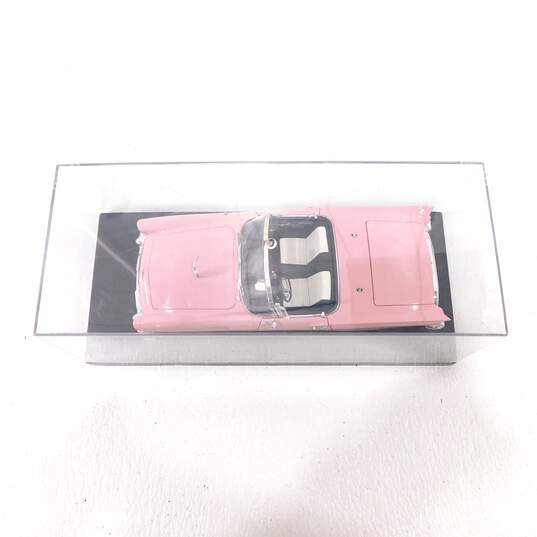 Danbury Mint 1957 Ford Thunderbird Convert 1:24 Rose Limited Edition Car image number 5