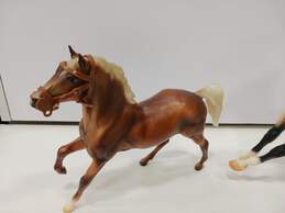 5pc Bundle of Breyer Plastic Horse Toys alternative image