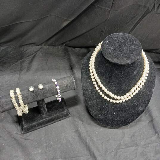 5 pc Pearl Jewelry Set image number 1