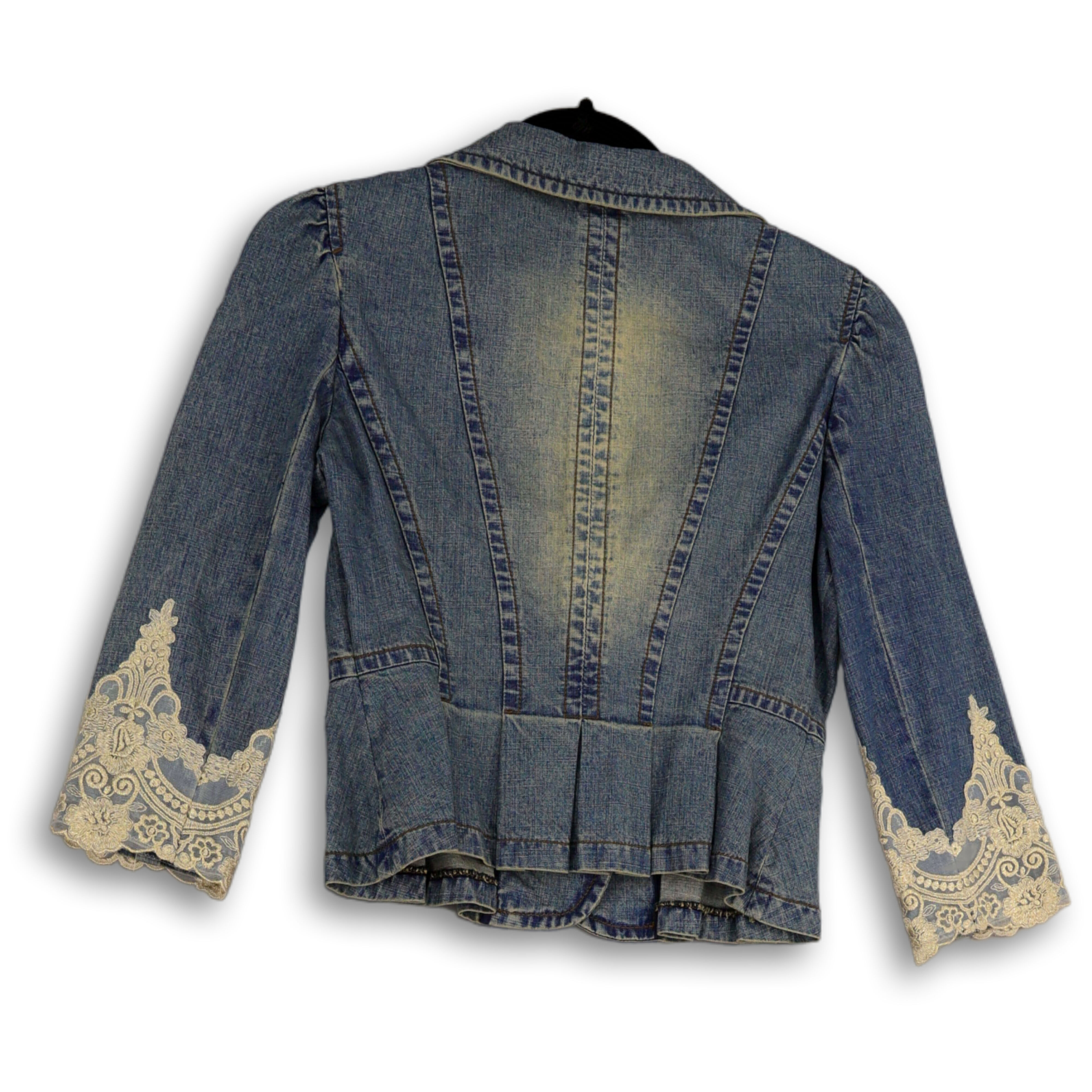 Denim jacket with lace and fringes