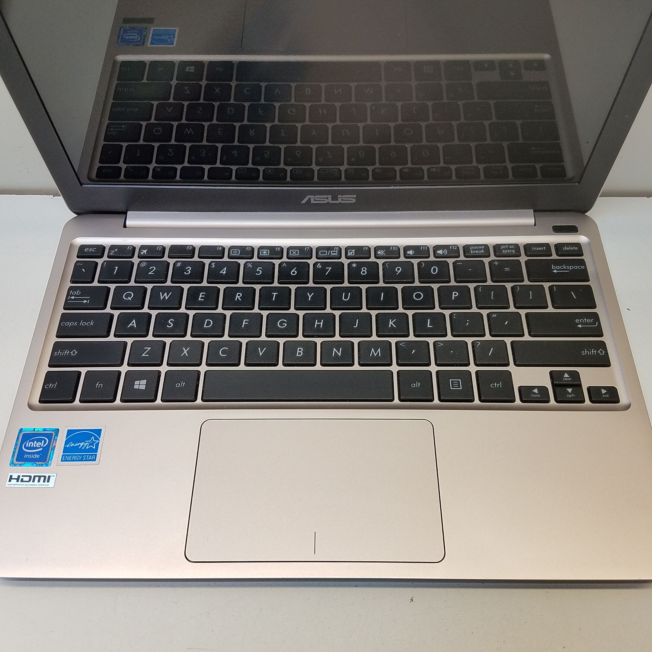 ASUS Notebook-E Series E200 11.6-in PC Windows 10