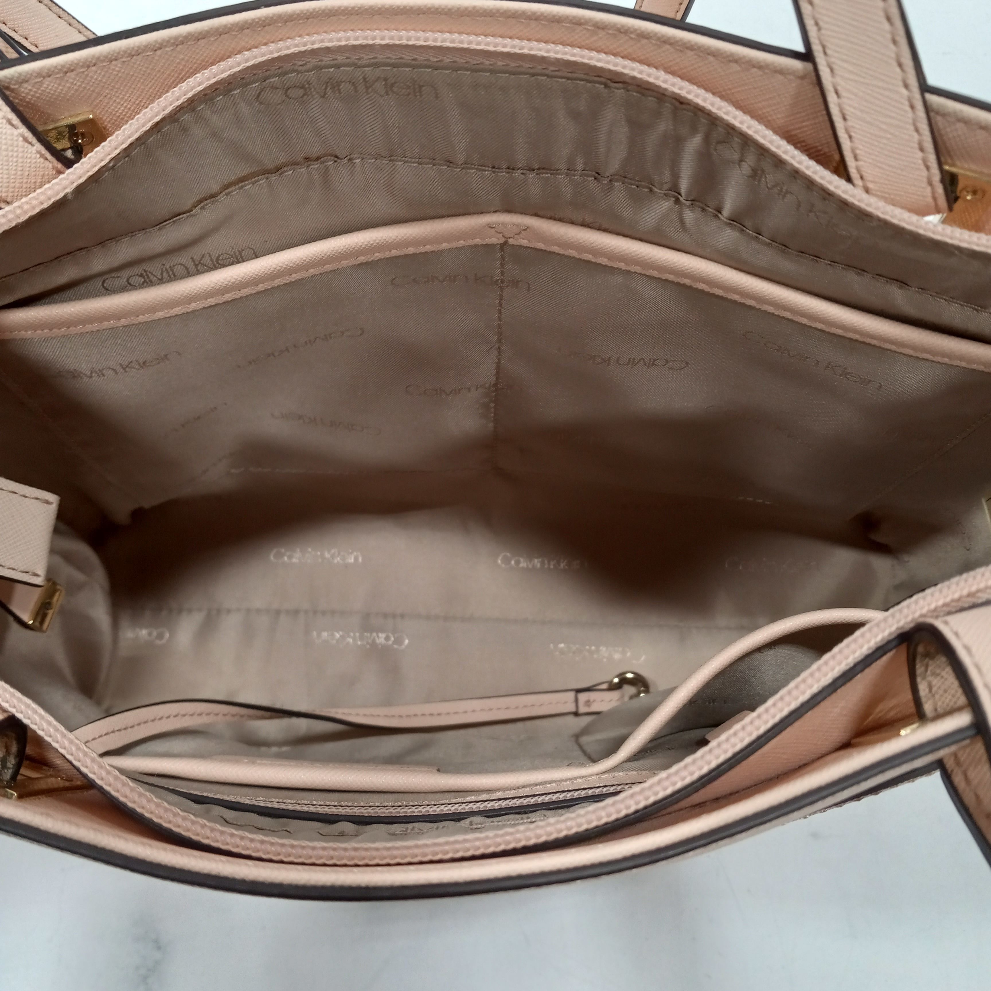 Calvin Klein Pink Handbags Styles, Prices - Trendyol