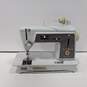 Vintage Singer 600E Touch & Sew Sewing Machine image number 2