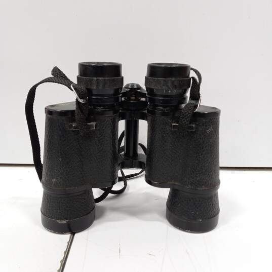 Vintage Binolux Fully Coated 4022 7x35 367 At 1000Yds No. 31140 Binoculars In Leather Carrying Case (With Broken Strap) image number 3