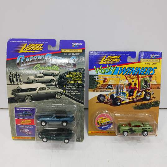 Lot of 4 Assorted Playing Mantis Johnny Lightning Limited Edition Diecast Cars image number 4