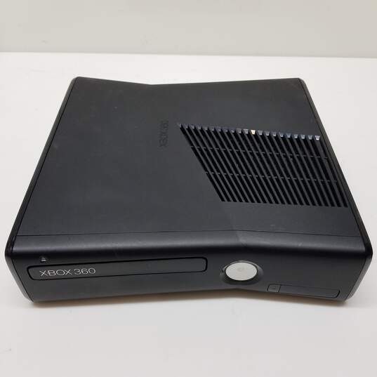 Xbox 360 S 4GB Console [Read Description] image number 1