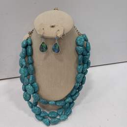 Bundle of Assorted Blue Tone Fashion Costume Jewelry Pieces alternative image