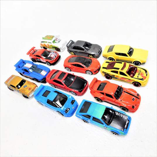 Lot of 64 Mattel Hot Wheels Modern Die Cast Toy Cars image number 3