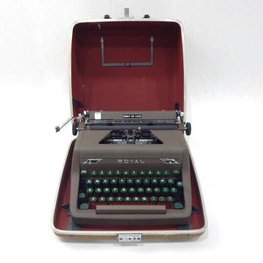 Vintage 1951 Royal Quiet De Luxe Portable Green Key Typewriter w/ Case image number 1