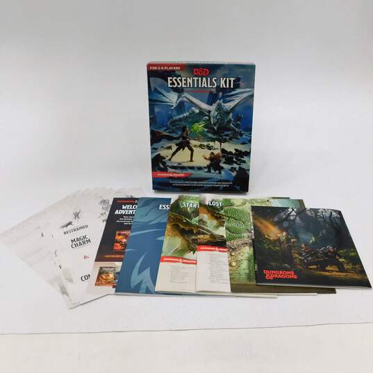 Dungeons & Dragons Essentials Kit Unpunched image number 1