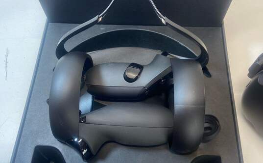 Meta Oculus Quest MH-B VR Headset image number 7