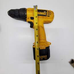 Untested Dewalt DW926 Adjustable Clutch Drill/Driver W/Battery & Charger alternative image