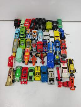 Lot of Assorted Hot Wheels Cars & Trucks